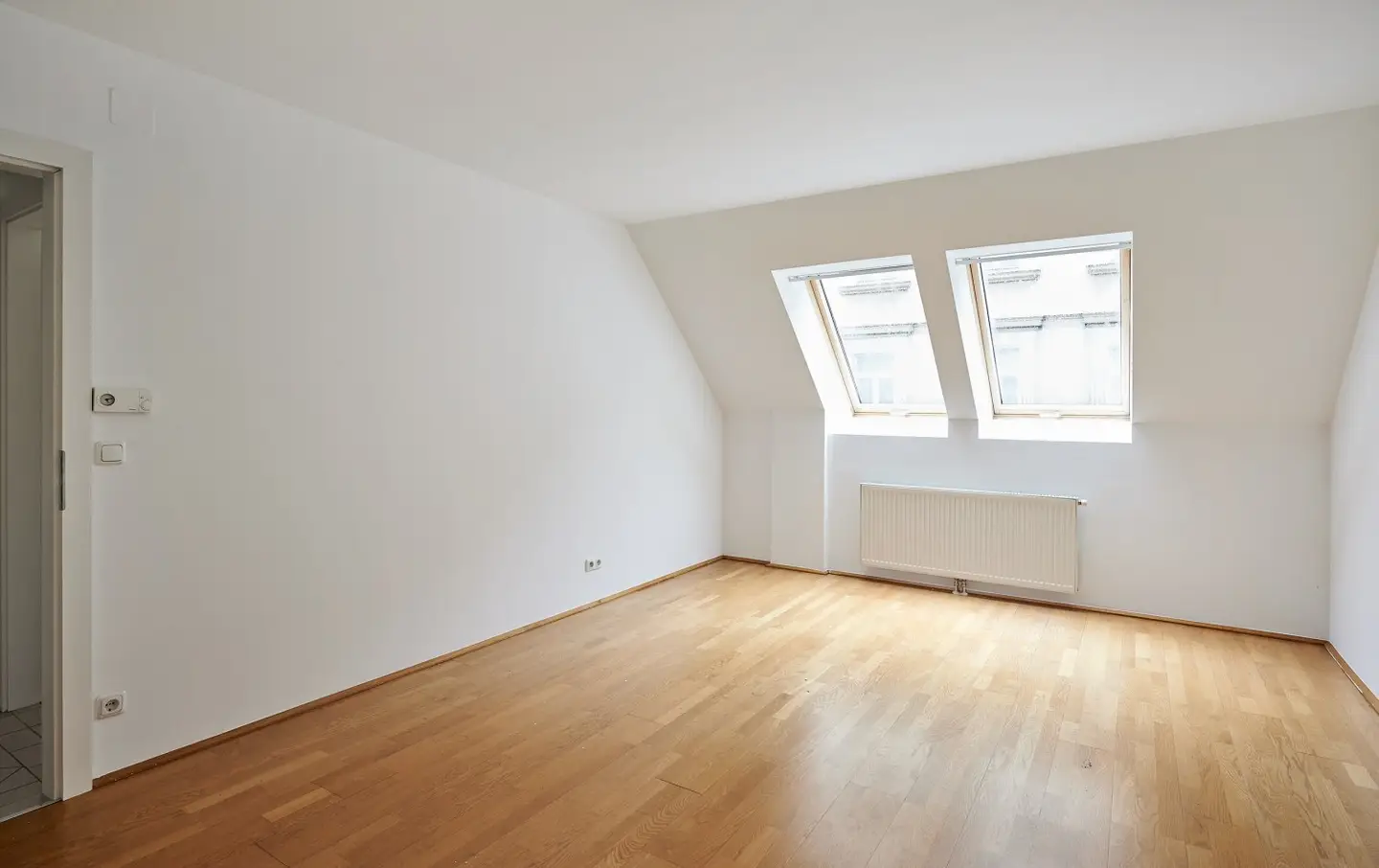 Top floor apartment with large terrace in quiet location