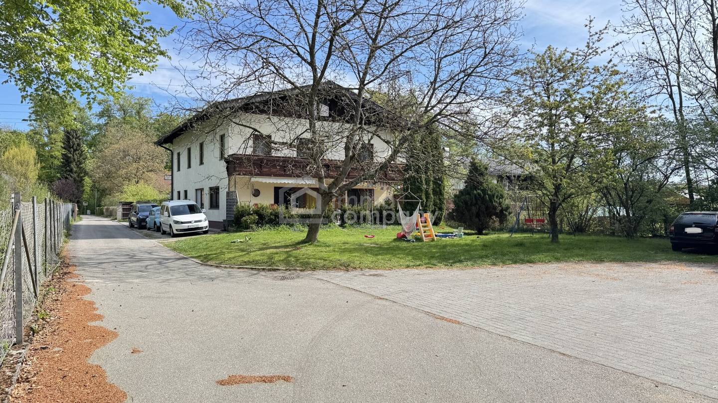 Wohnhaus und Werkstatt (derzeit Tischlerei) viel Grund in Vöcklabruck/Dürnau – ideal für Betriebsnachfolge