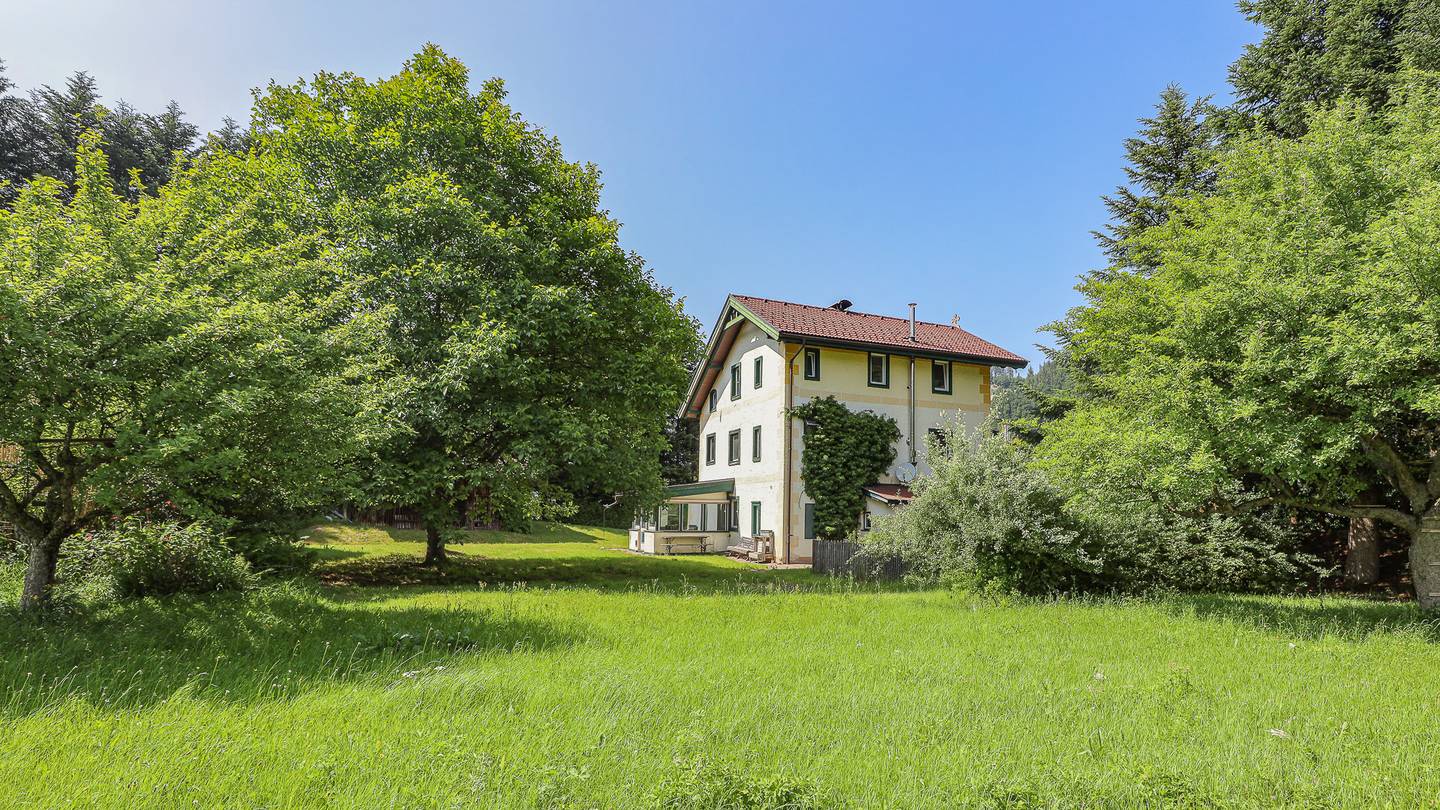 Idyllisches 3.491 m² Freilandgrundstück mit Altbestand in Wörgl