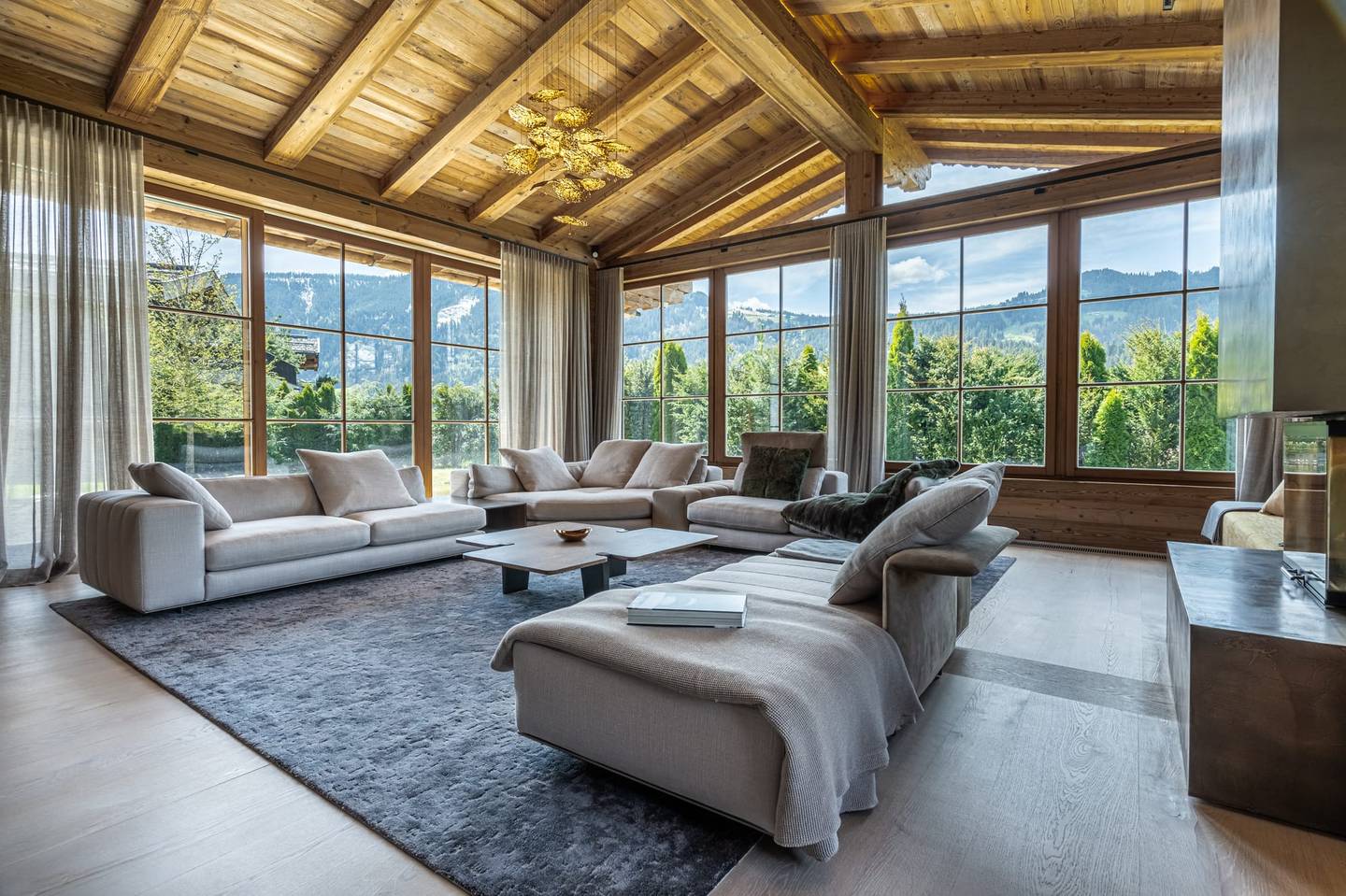 Luxus Chalet in Reith bei Kitzbühel mit Indoor-Pool und Kaiserblick