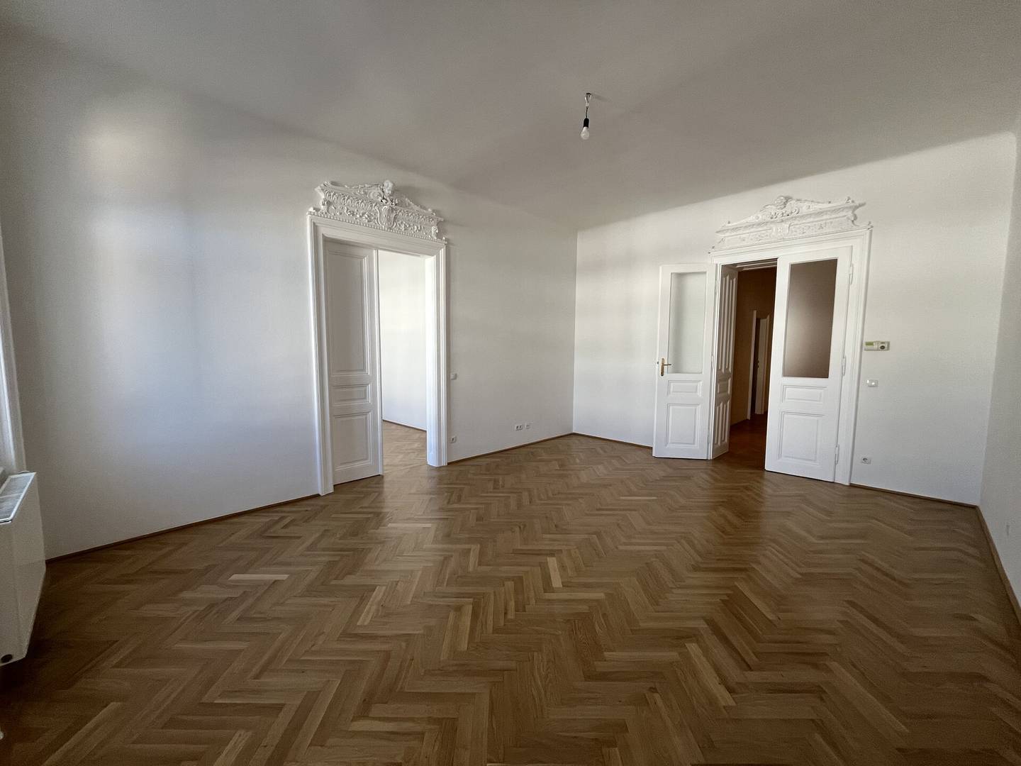 Apartment with loggia at the start of Mariahilfer Street