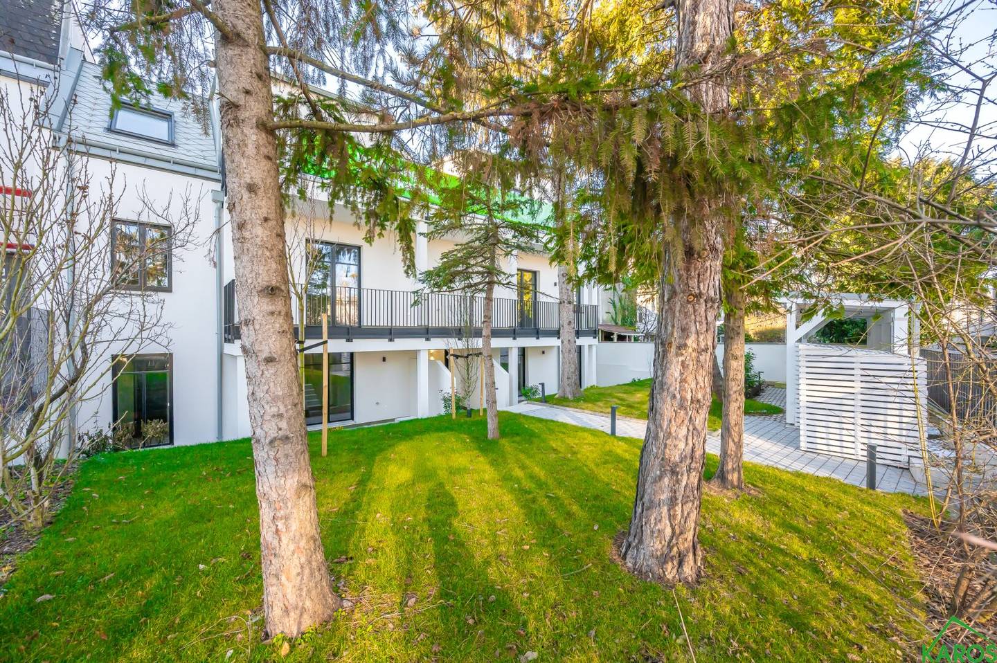 VILLA  AUHOF - GARTENWOHNUNG IM GRÜNEN - Leben im Grünen und urbanen Flair!