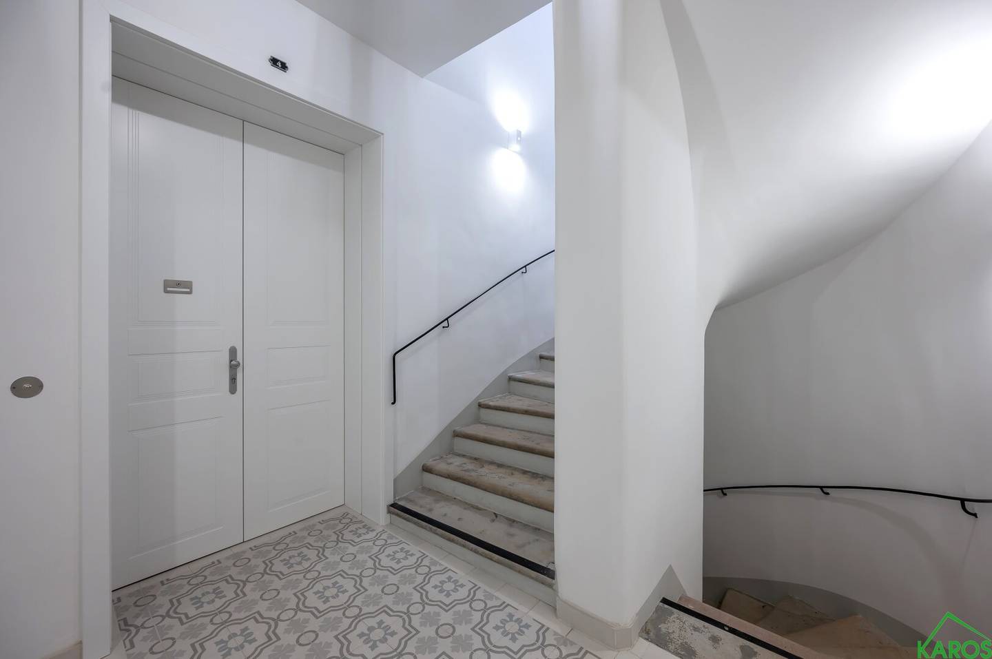 VILLA AUHOF - WOHNEN IM CHARMANTEN ALTBAU