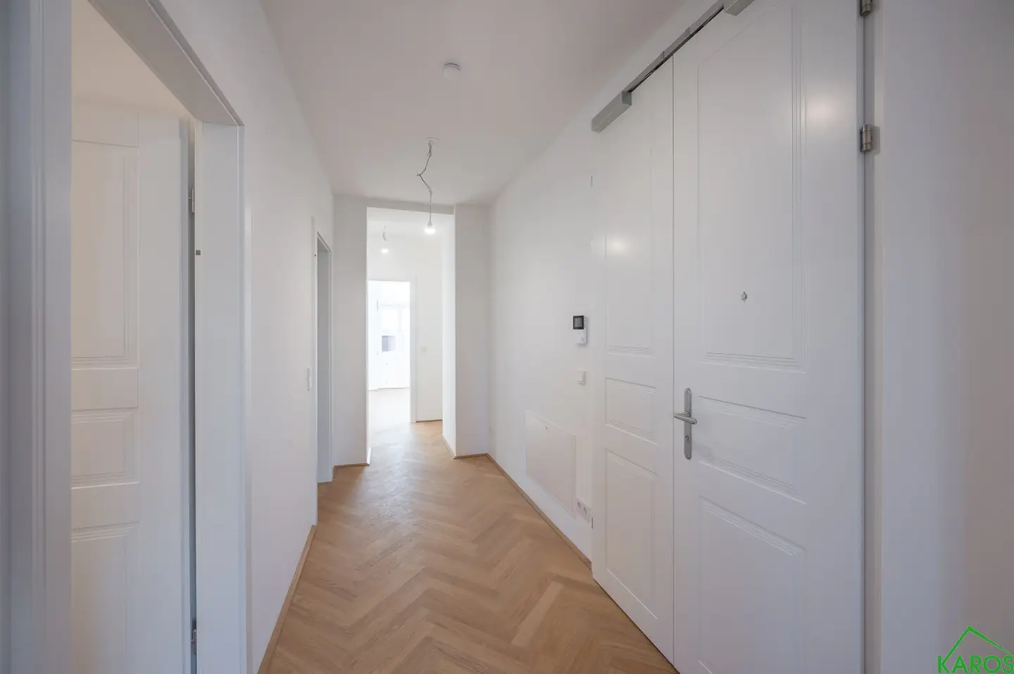 VILLA AUHOF - WOHNEN IM CHARMANTEN ALTBAU