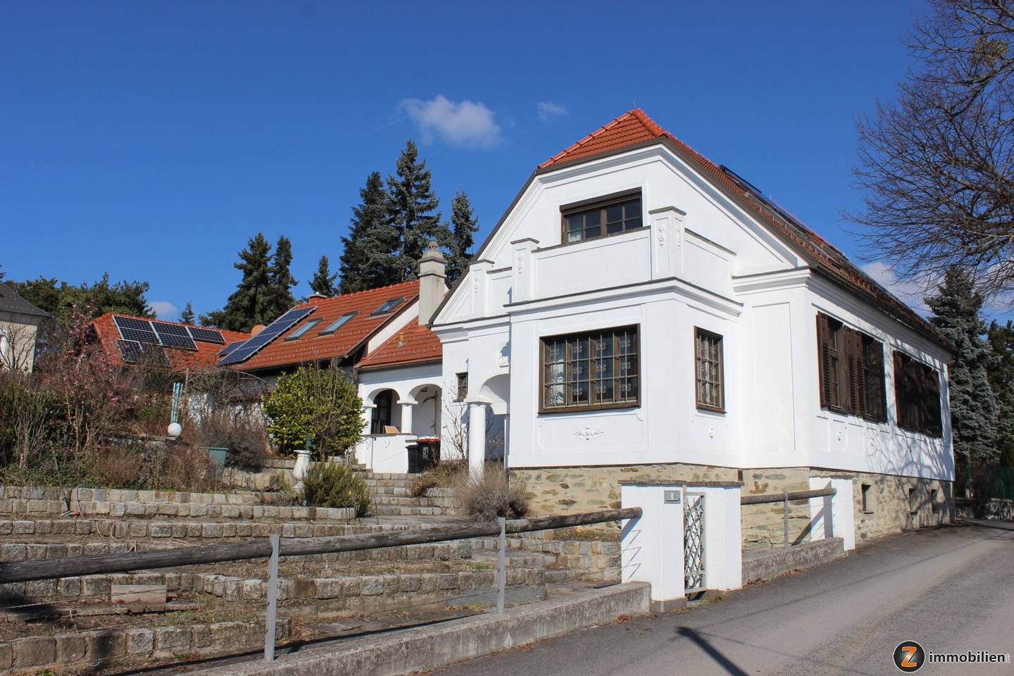 Bernstein: Charmantes Landhaus in ruhiger, zentraler Lage mit Aussicht