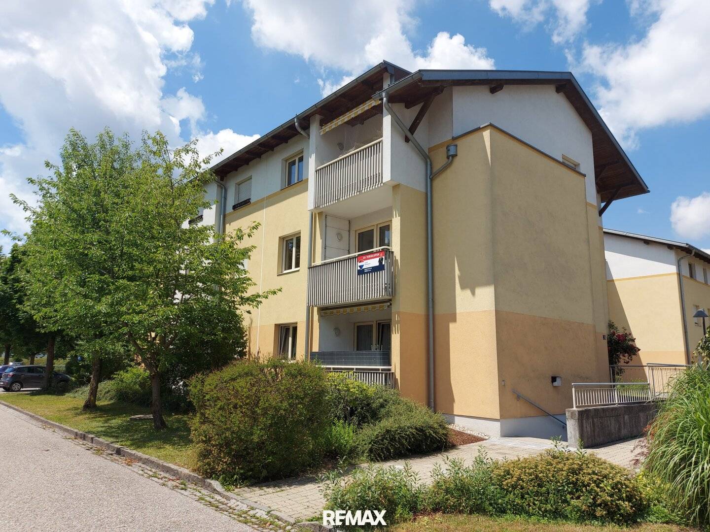 Modern apartment with underground parking space in an attractive location