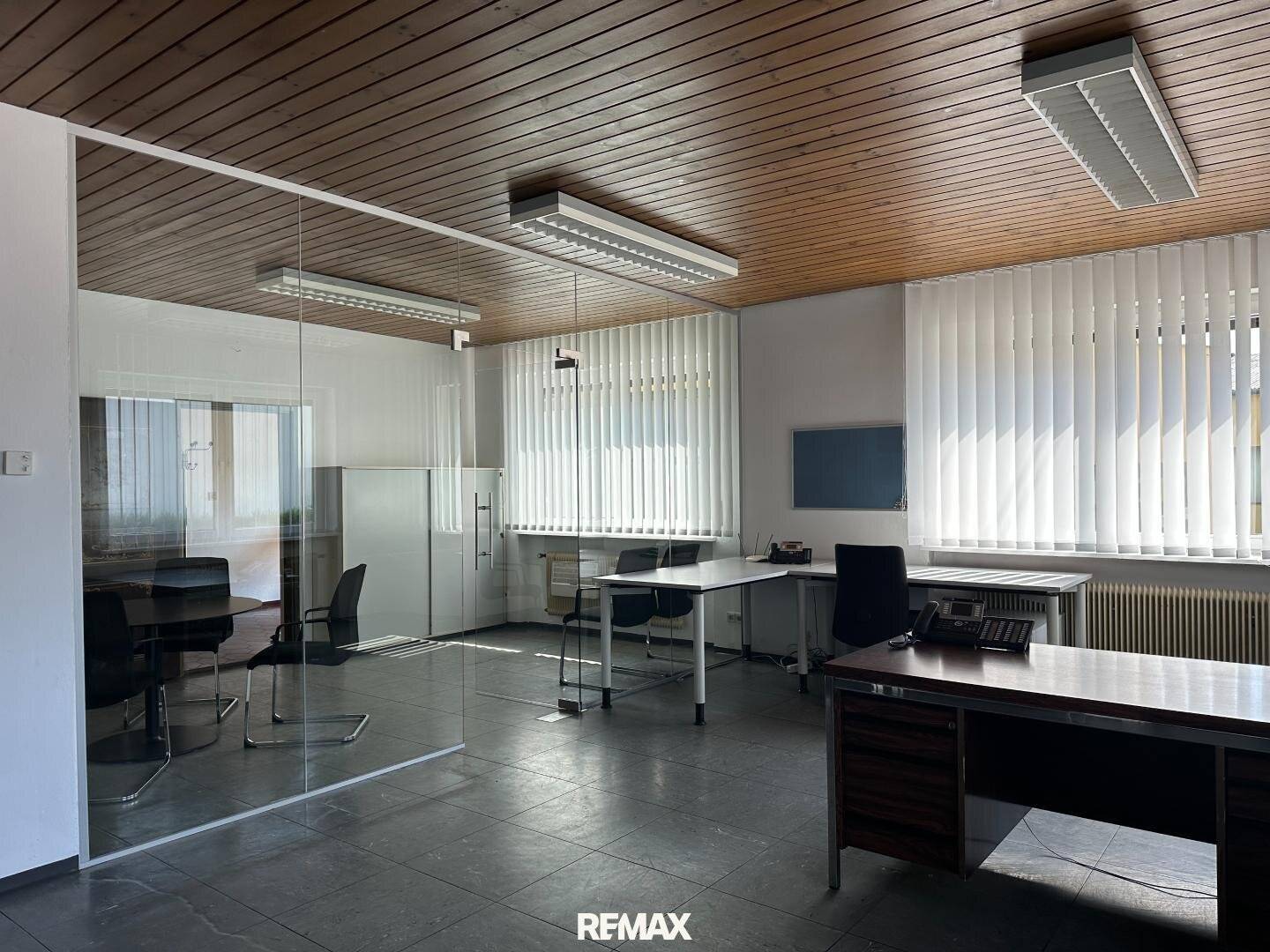 Office or practice premises, also partitionable