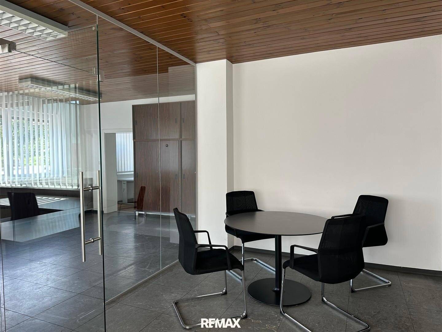 Office or practice premises, also partitionable