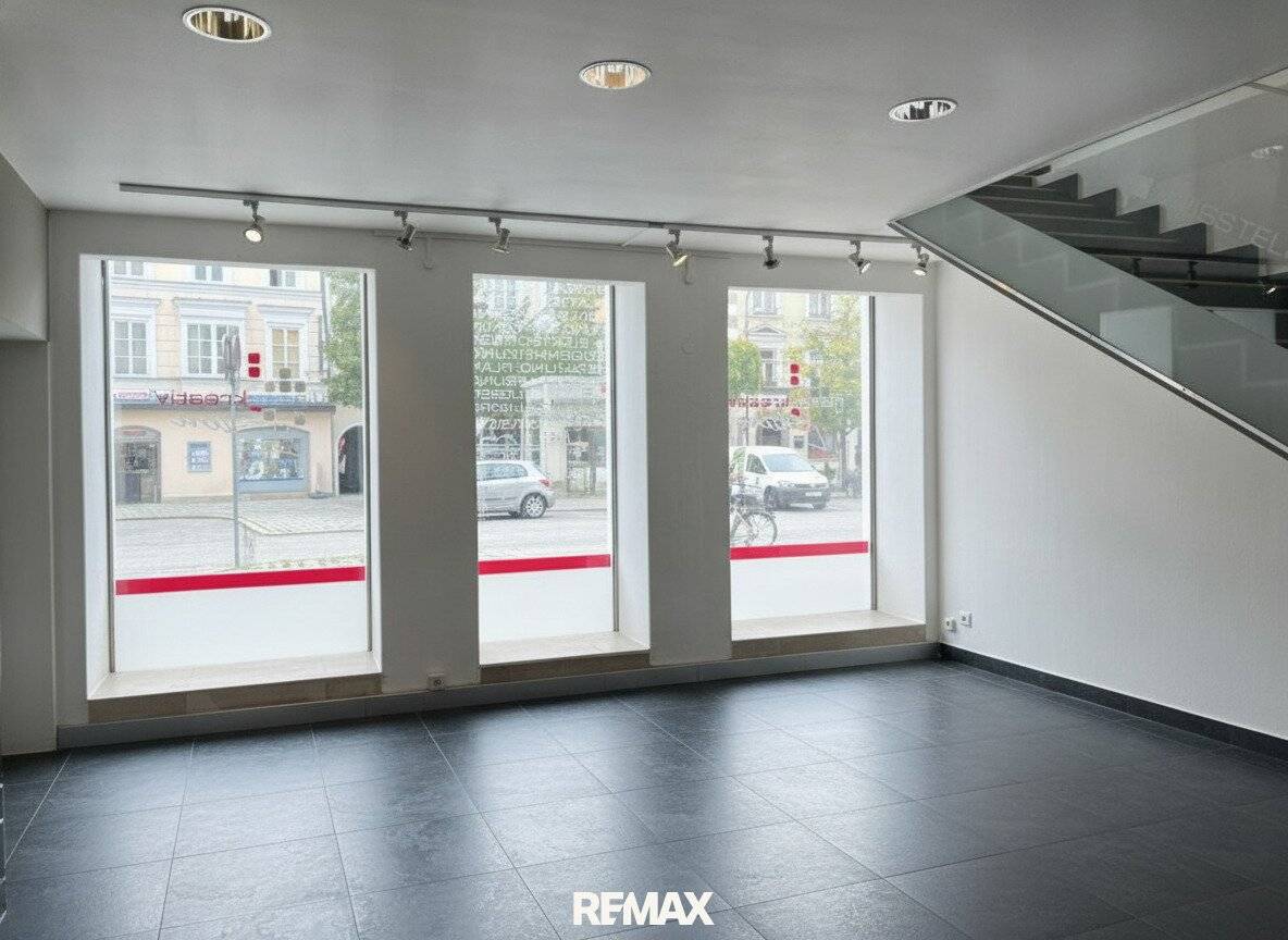 Attractive offices with reception area, ideal for tax advisors, lawyers