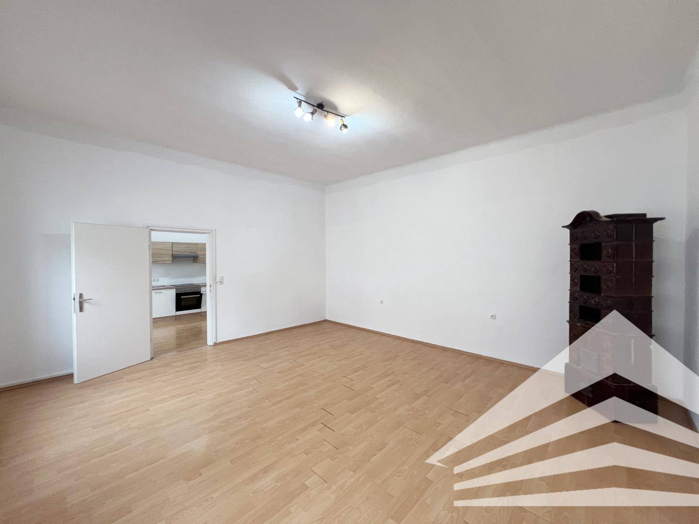 Apartment in city center with separate kitchen