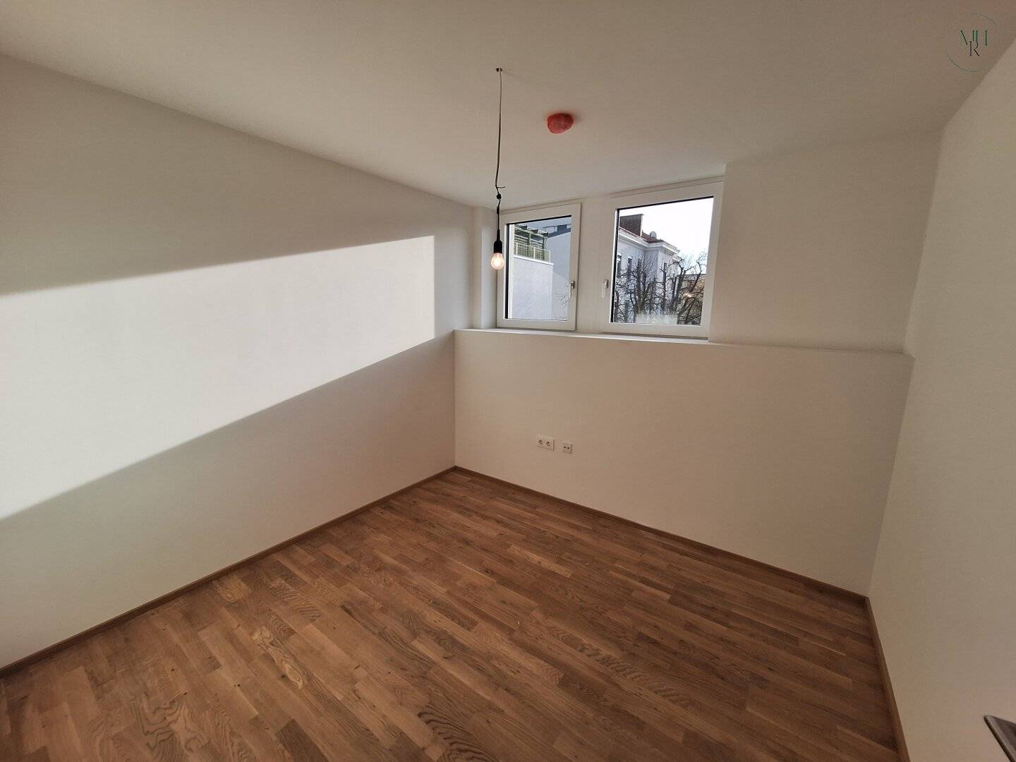 Apartment with inner courtyard balcony near U3 green view