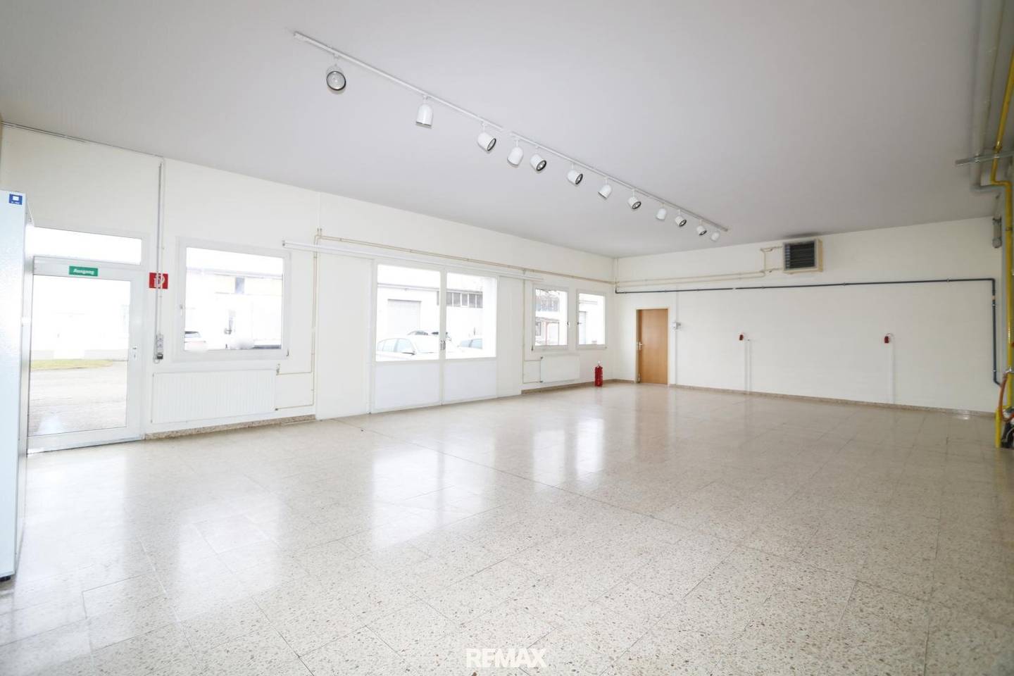 Gewerbeimmobilie: Büro/Lager mit Großraumnutzung in Wels, 173 m²