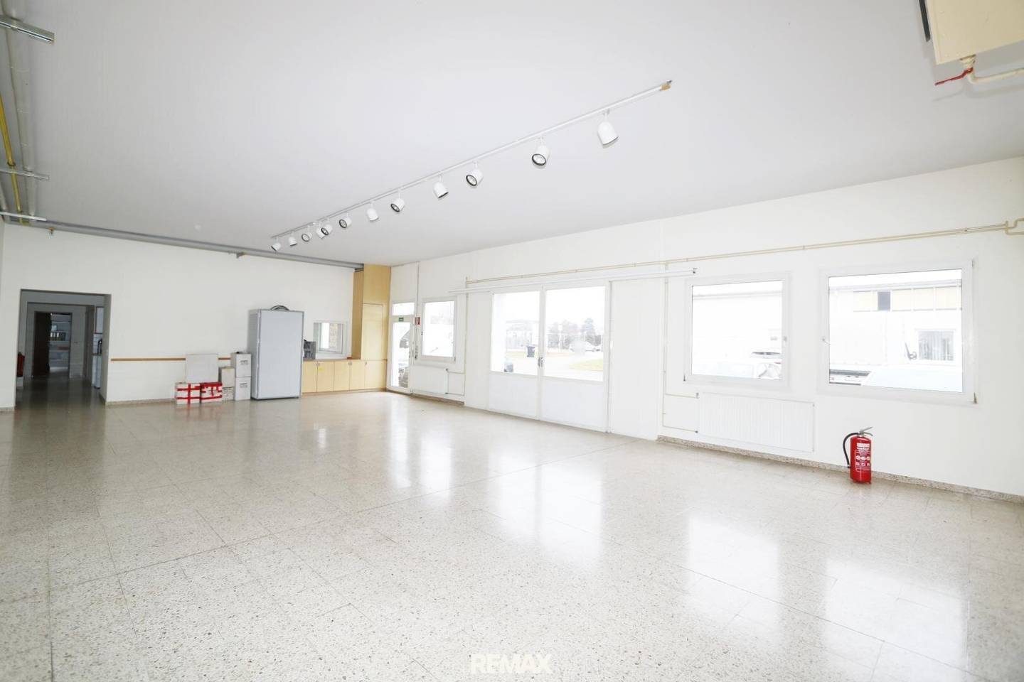 Gewerbeimmobilie: Büro/Lager mit Großraumnutzung in Wels, 173 m²