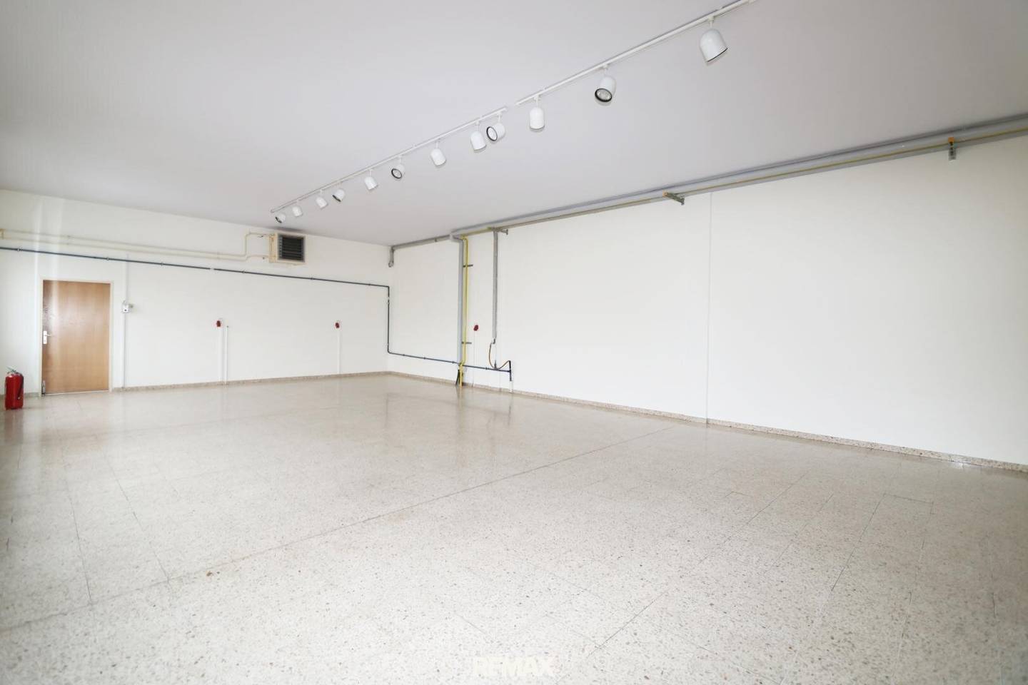 Gewerbeimmobilie: Büro/Lager mit Großraumnutzung in Wels, 173 m²