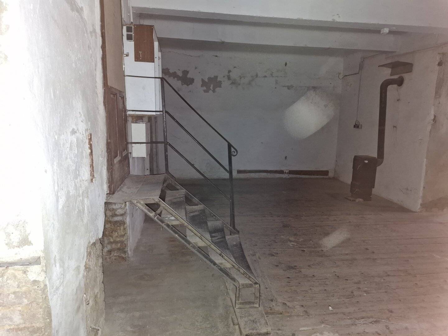 Souterrain-Lokal 90 m² trocken, vielseitig nutzbar in Wien-Hernals