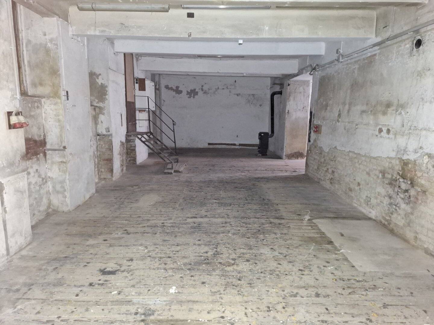 Souterrain-Lokal 90 m² trocken, vielseitig nutzbar in Wien-Hernals