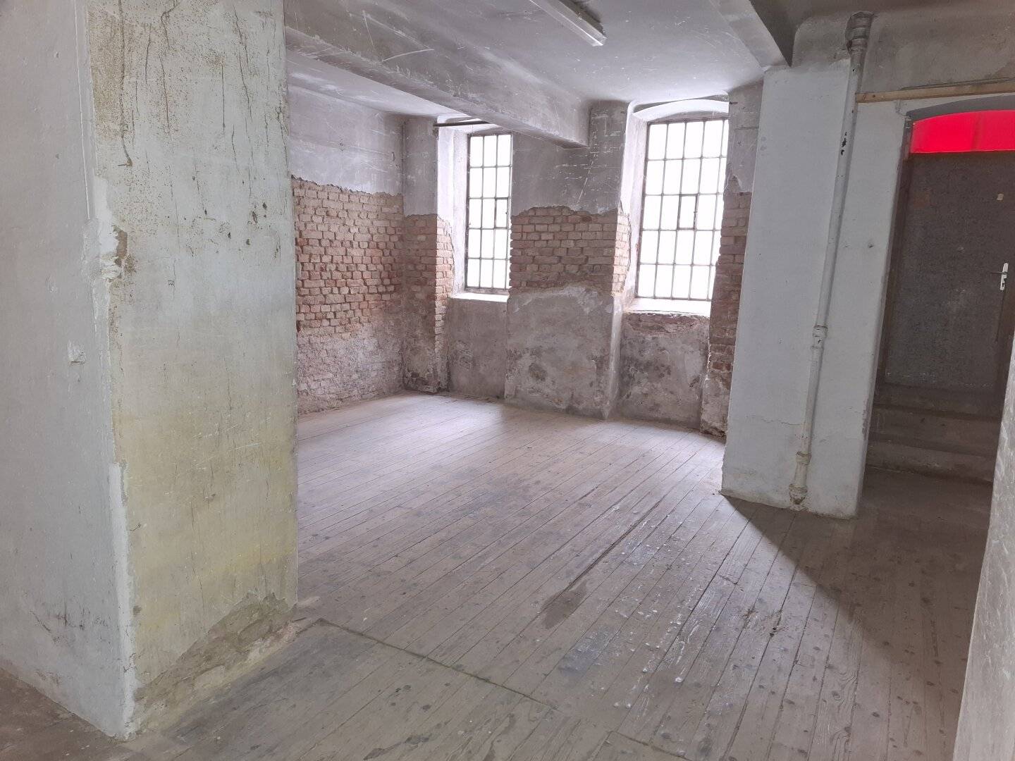 Souterrain-Lokal 90 m² trocken, vielseitig nutzbar in Wien-Hernals