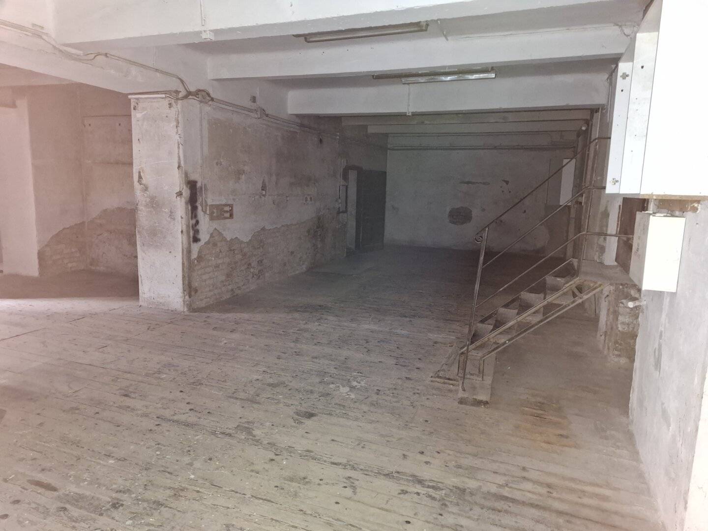 Souterrain-Lokal 90 m² trocken, vielseitig nutzbar in Wien-Hernals