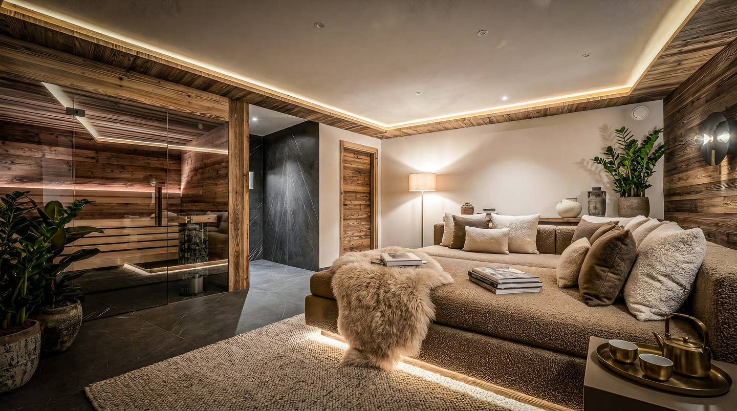 Penthouse with ski in ski out wellness area