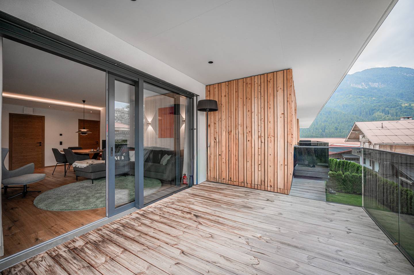 Wohnung neuwertig in zentraler Lage mit Terrasse