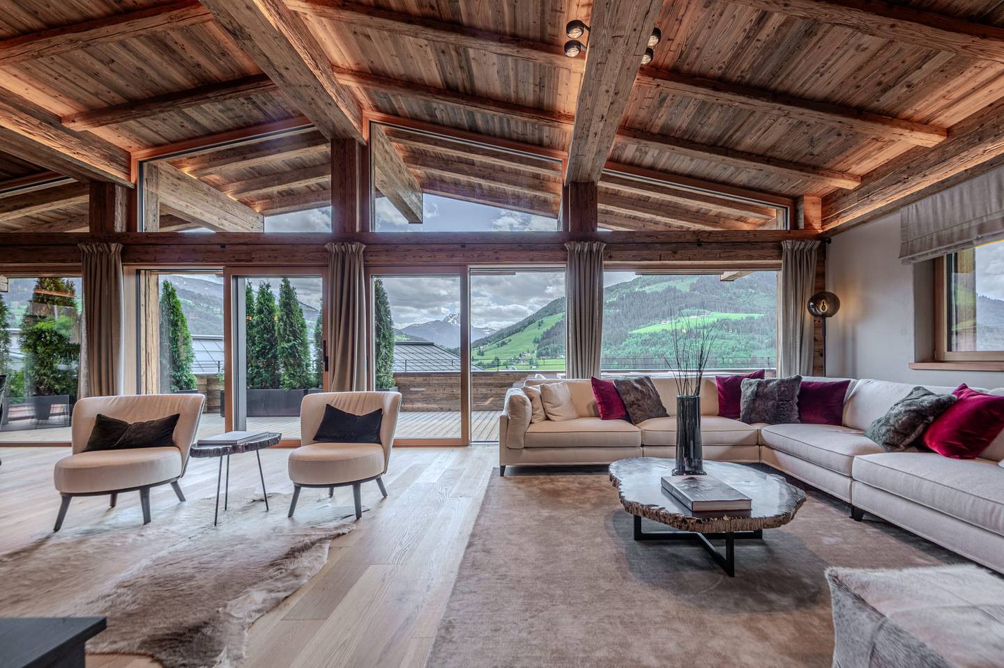 Luxuschalet am Sonnberg in Kirchberg mit Panoramablick und Wellness
