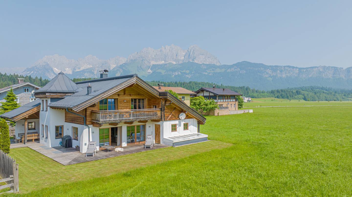 Landhaus mit Kaiserblick in sonniger Lage von Oberndorf in Tirol