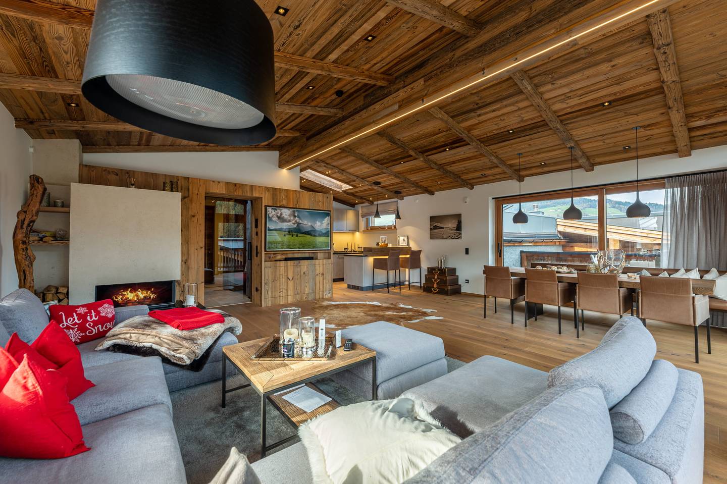 Chalet mit unverbaubarem Bergblick in Kirchberg in Tirol, 250 m²