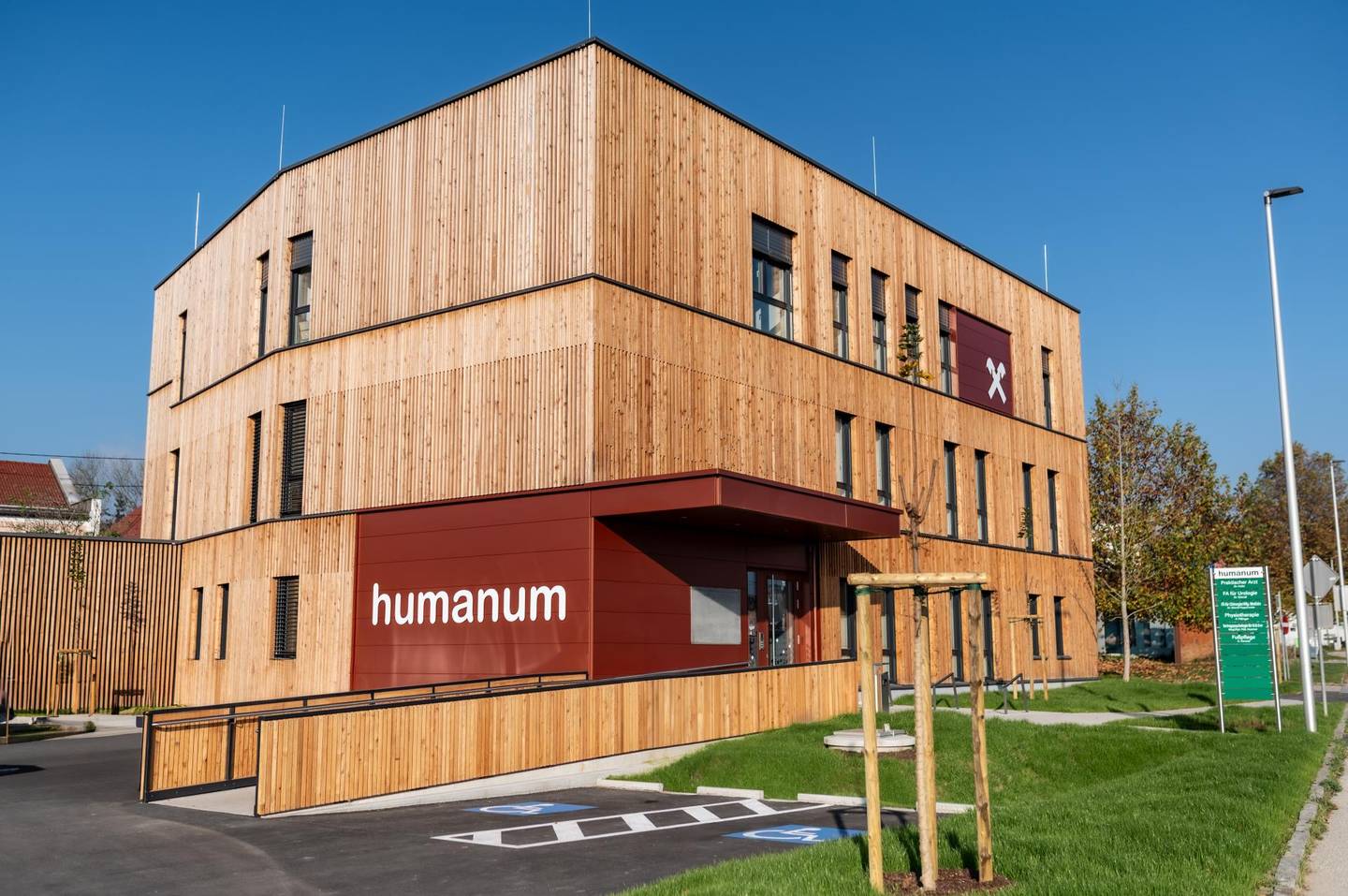 Vermietung Praxisraum im Erdgeschoss Ärztehaus humanum (TOP 0-1)