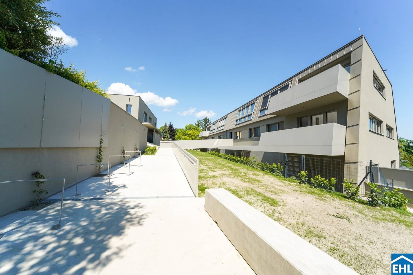 Elegant Living in Brunn am Gebirge Liechtensteinstraße