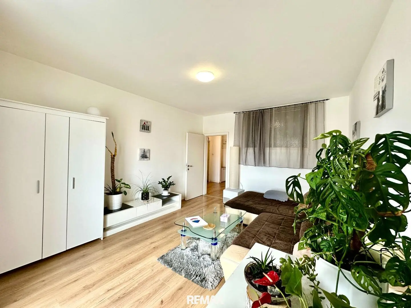 Modern furnished apartment with generous balcony