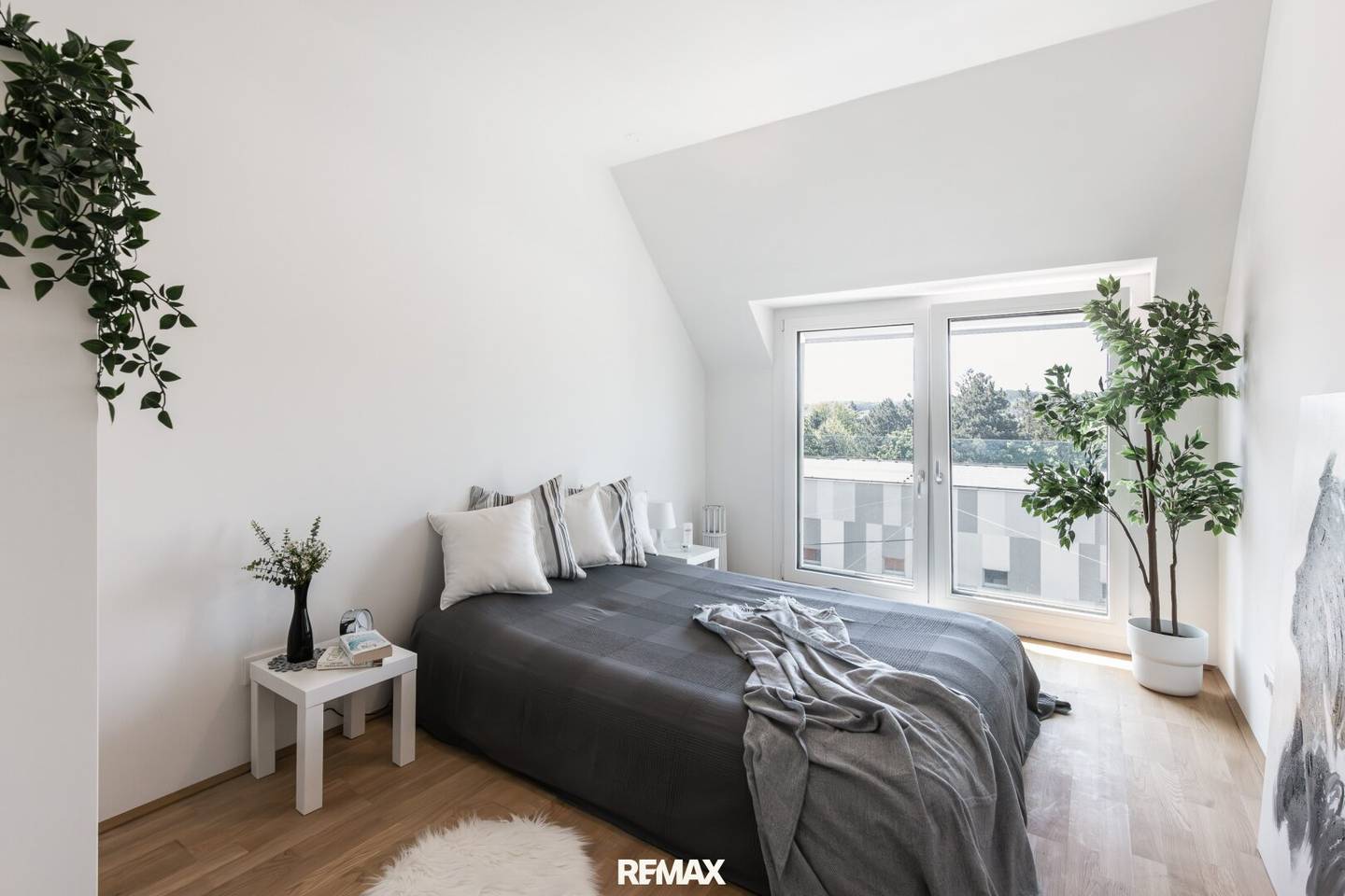 Newly built attic apartment top location loggia