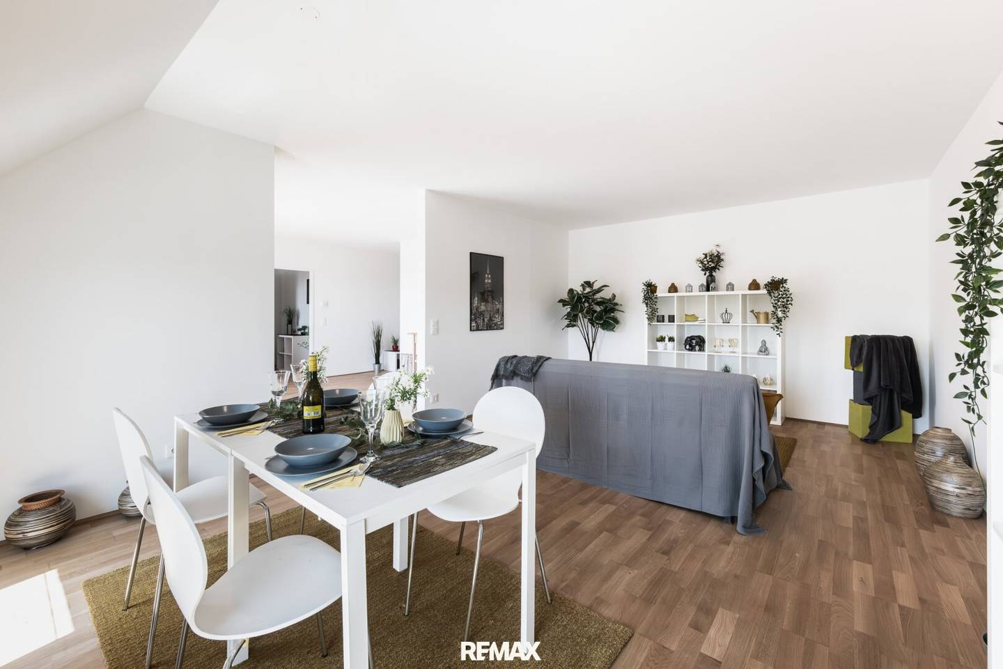 Newly built attic apartment top location loggia