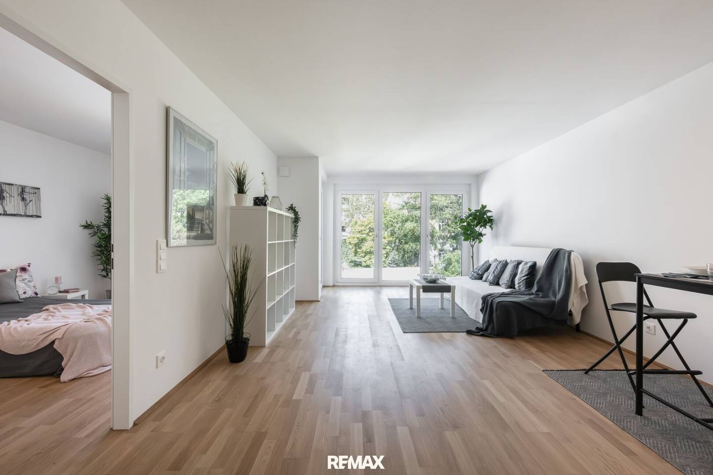 New build apartment with loggia commission free