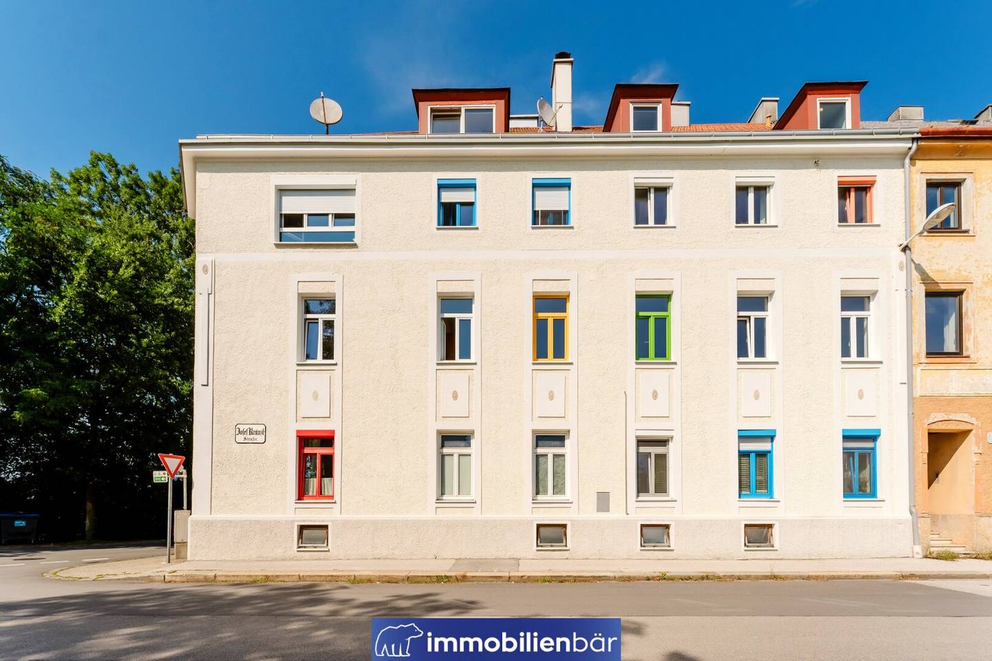 Wohnung Erstbezug nach Sanierung Altbauflair
