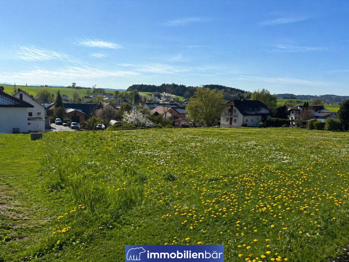 Sunny plot of land in Kimpling: living in a quiet, natural location