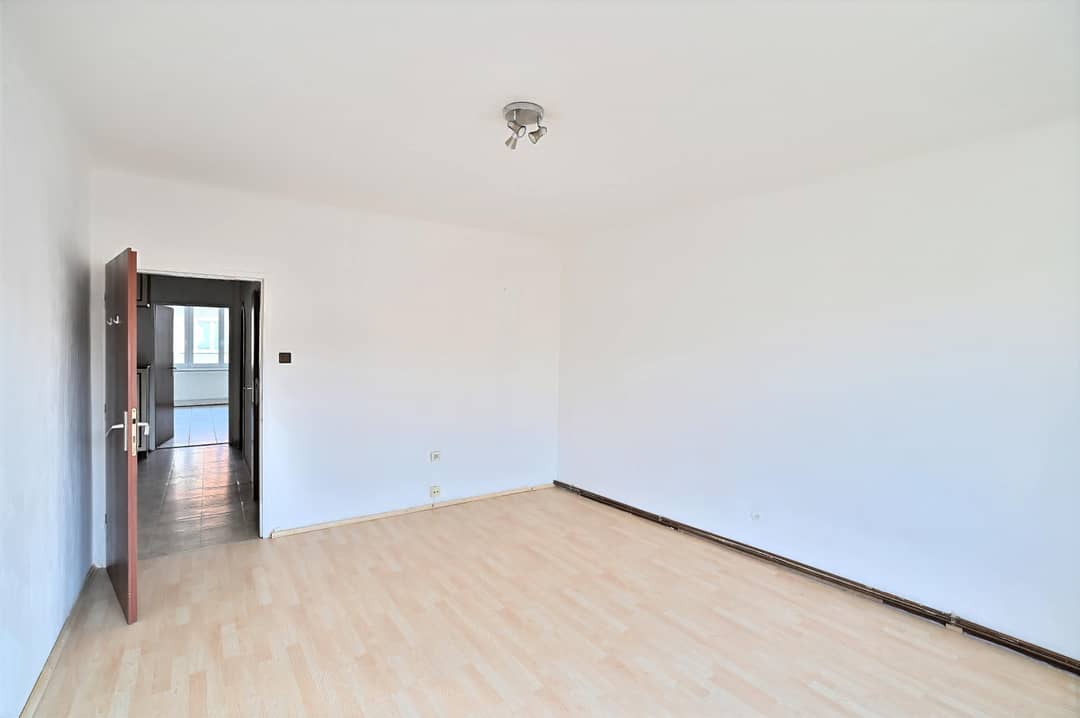 Zimmer straßenseitig Gegenansicht