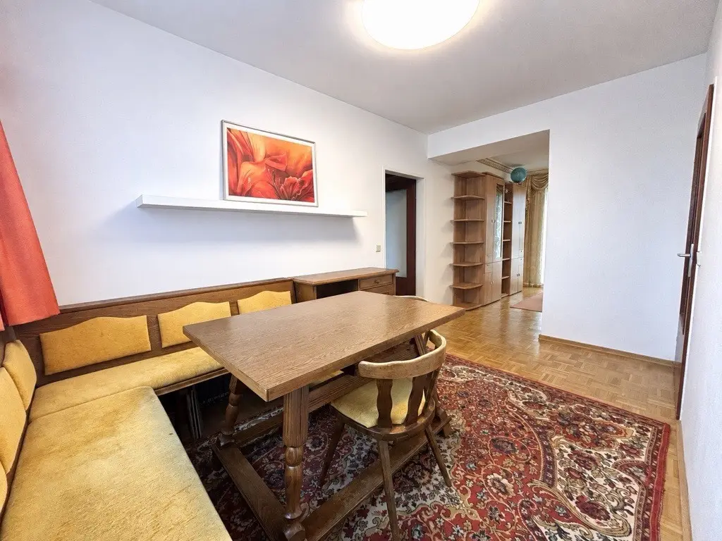 Wohnung mit Loggia und Carport nahe Neuromed Campus