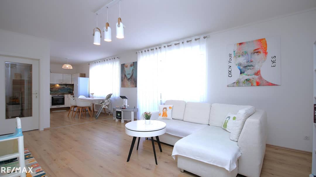 4 Zimmer Wohnung am Stadtrand mit Balkon