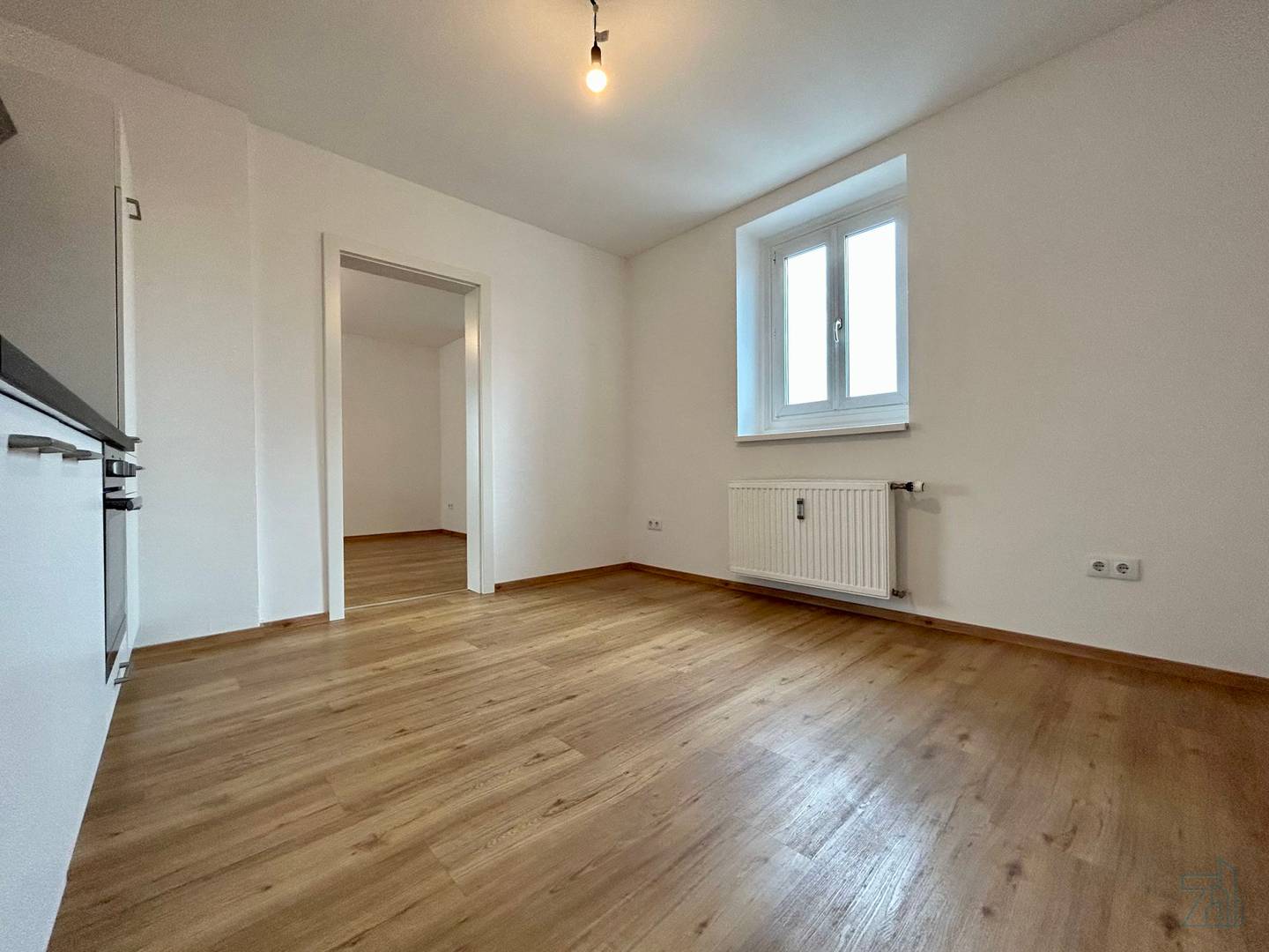Dachgeschosswohnung hell Ecklage mit Einbauküche