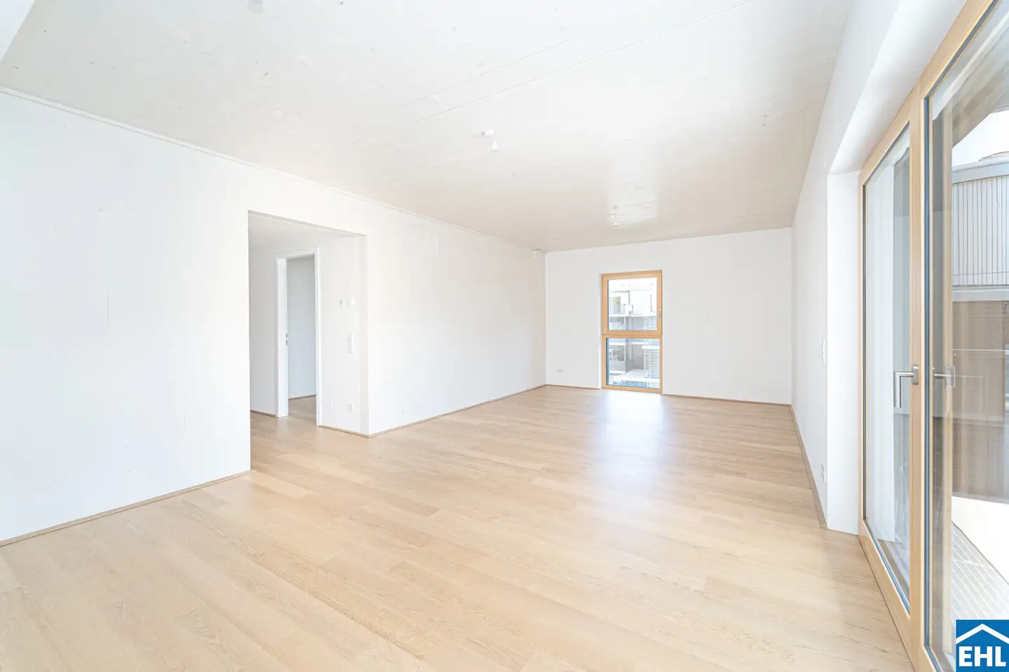 Neubau Erstbezug Wohnung mit Photovoltaik