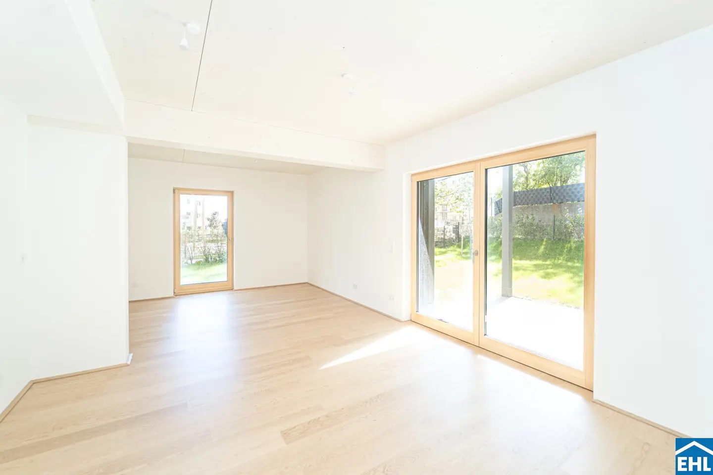 Neubauwohnung mit Garten und Terrasse