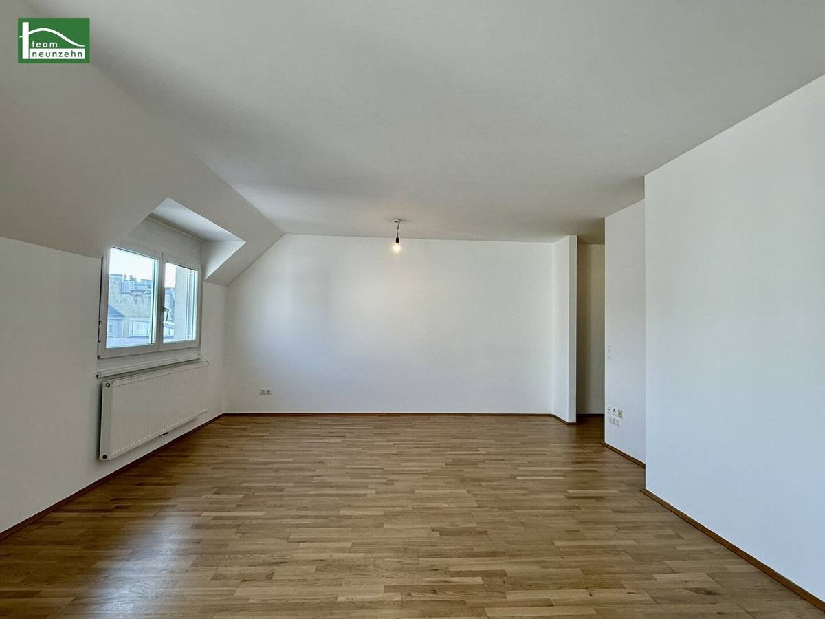 4-Zimmer Dachgeschosswohnung mit EBK in Mollardgasse, Wien mit Balkon