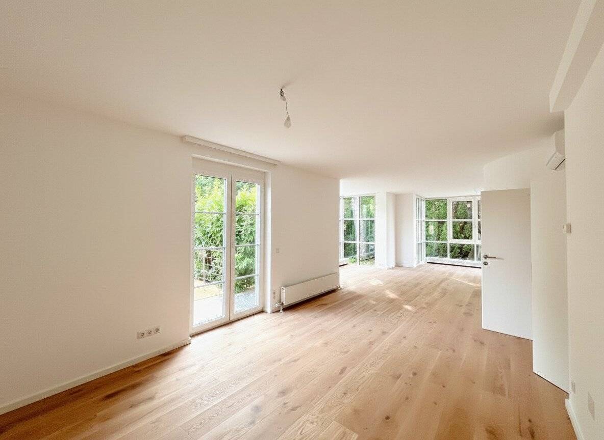 Apartment with garden including garage first occupancy