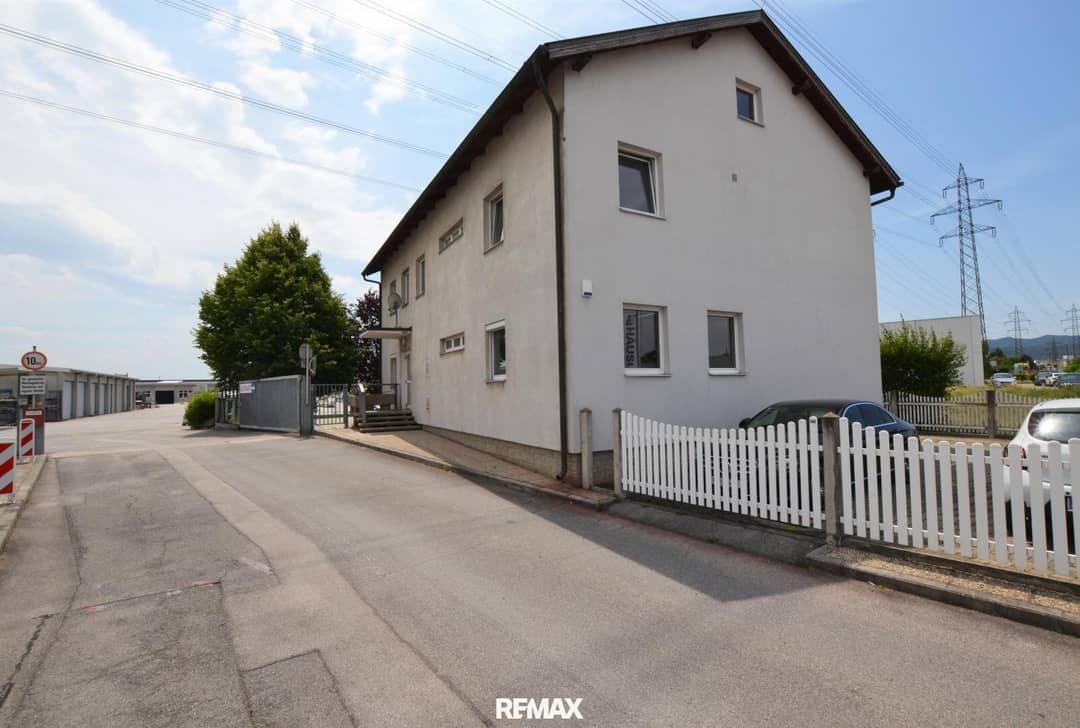 Miethaus mit Parkplätzen im Gewerbegebiet Wiener Neudorf, 250 m²