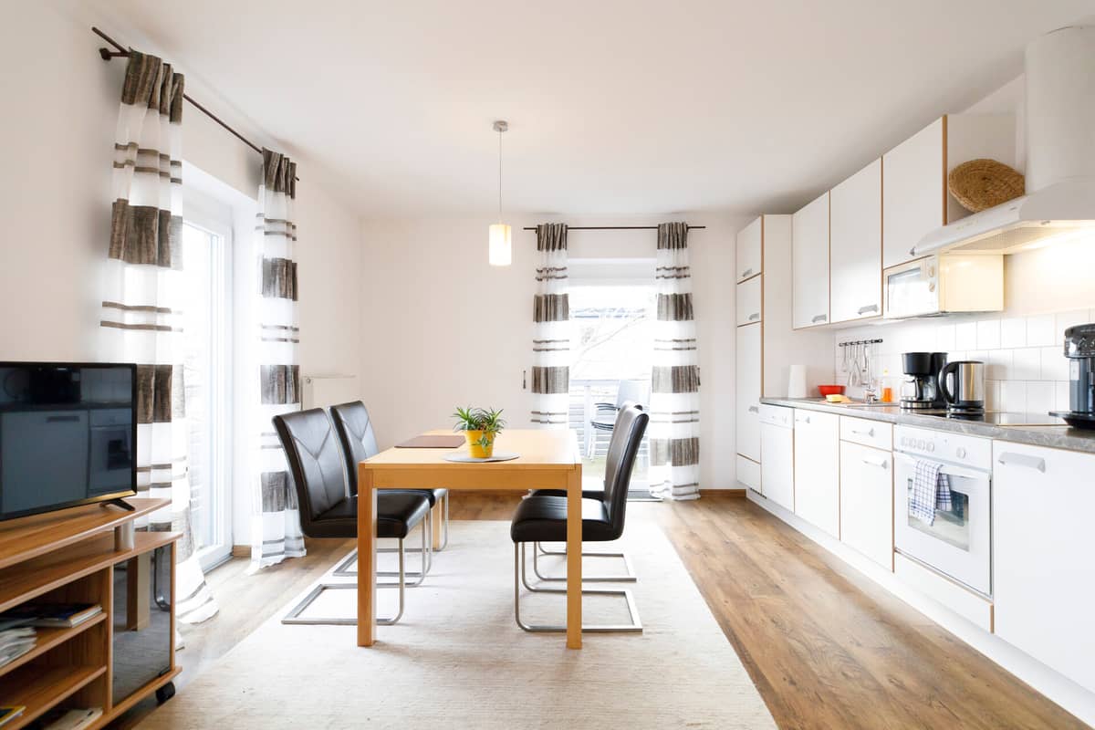 Möblierte 3-Zimmer-Wohnung am Attersee mit Seeblick und eigener Pool