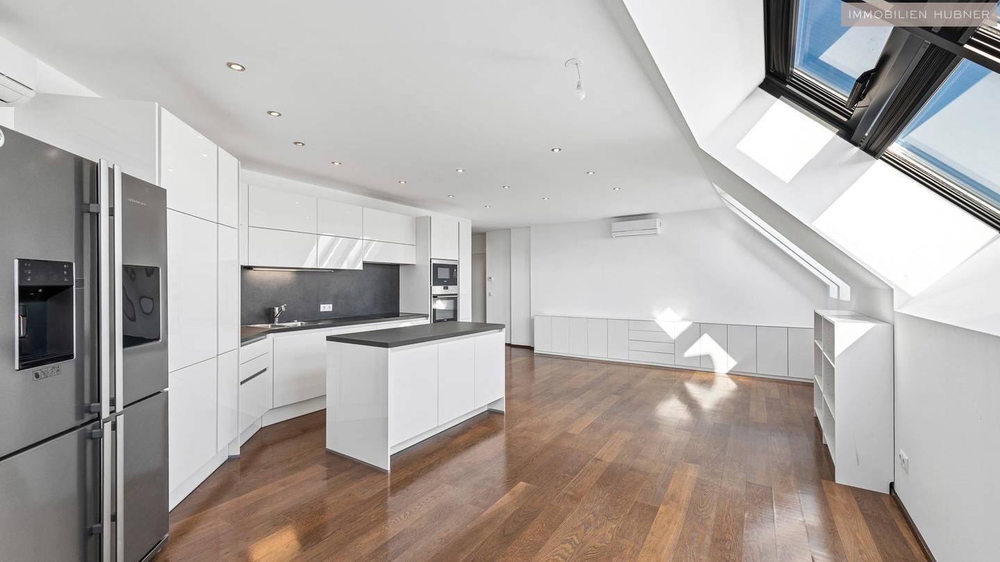Top floor apartment with terrace near U4 Margaretengürtel
