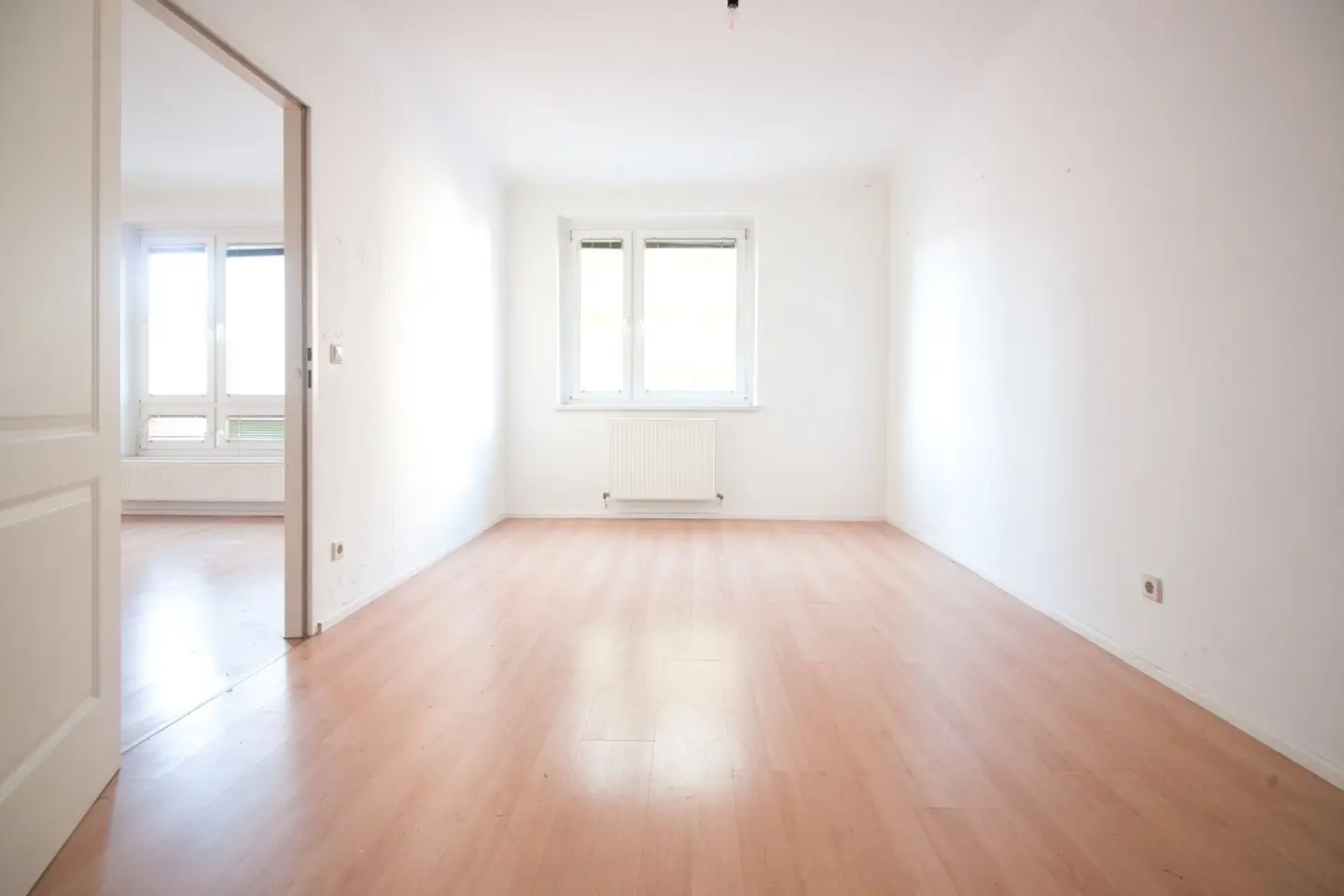 Etagenwohnung bright kitchen separate elevator