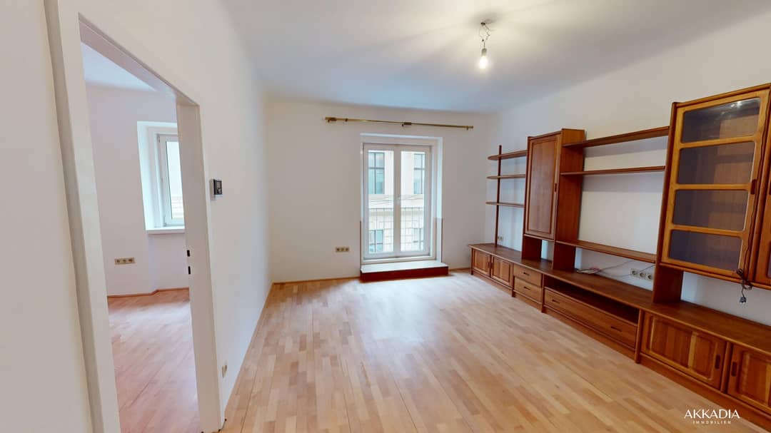 Bright 3-Room Apartment with Elevator near City Park