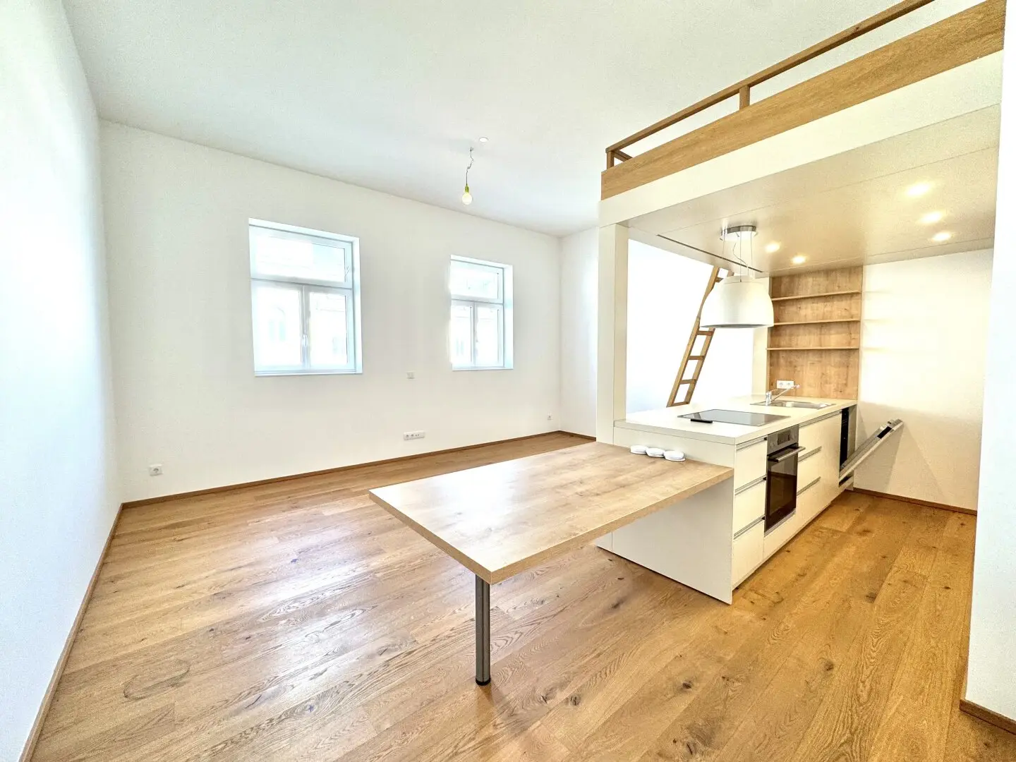 Attic conversion at Pilgramgasse - High quality fittings - Available immediately - Rent-freee