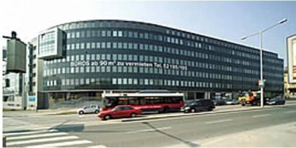 Office with excellent transport links, directly at the S-Bahn station, underground parking in the building